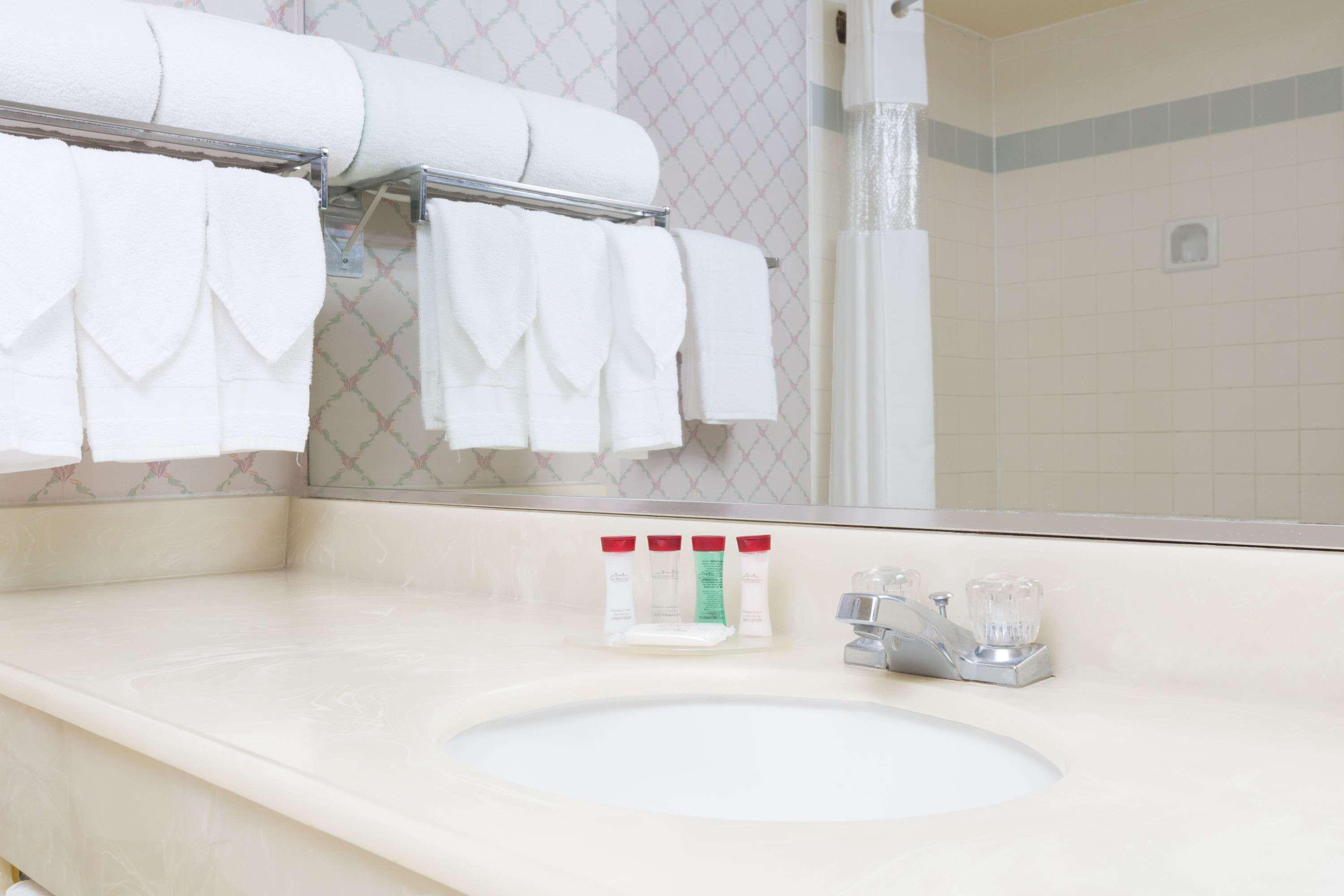 Ramada By Wyndham Hawthorne/Lax Hotel Екстериор снимка